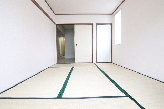 物件内観写真31　(6帖の和室です)