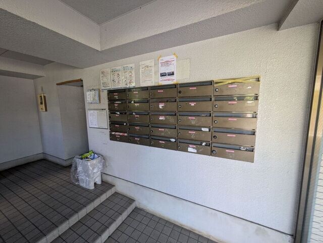 物件外観写真4　(集合ポスト)