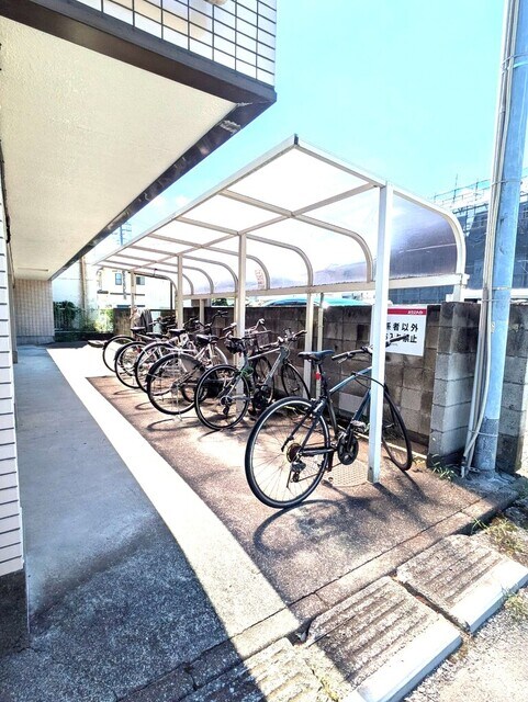 物件外観写真6　(駐輪場)