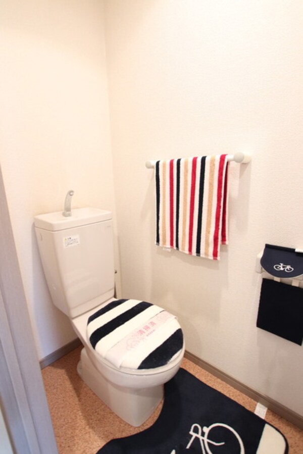 トイレ(家具・家電・小物は設備ではありません)