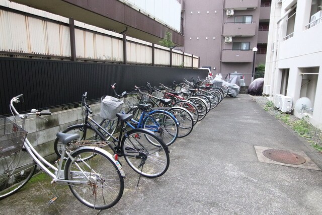 物件外観写真8　(駐輪場)