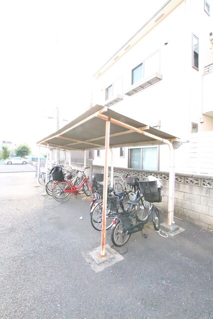 物件外観写真4　(駐輪場)