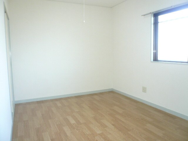 物件内観写真11　(*照明は設備ではありません。)