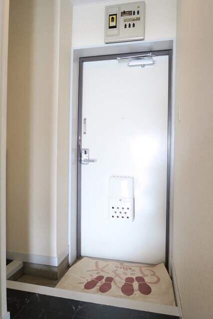 物件内観写真15　(玄関)