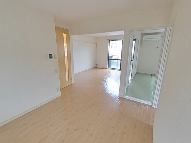 物件内観写真8　(リビングです)