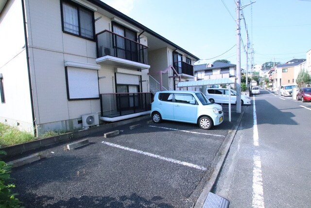 物件外観写真4　(駐車場♪空き要確認)