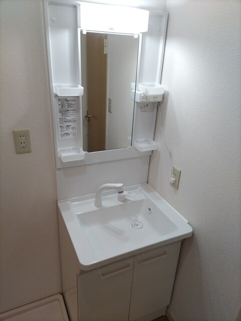 物件内観写真18　(独立洗面台です)