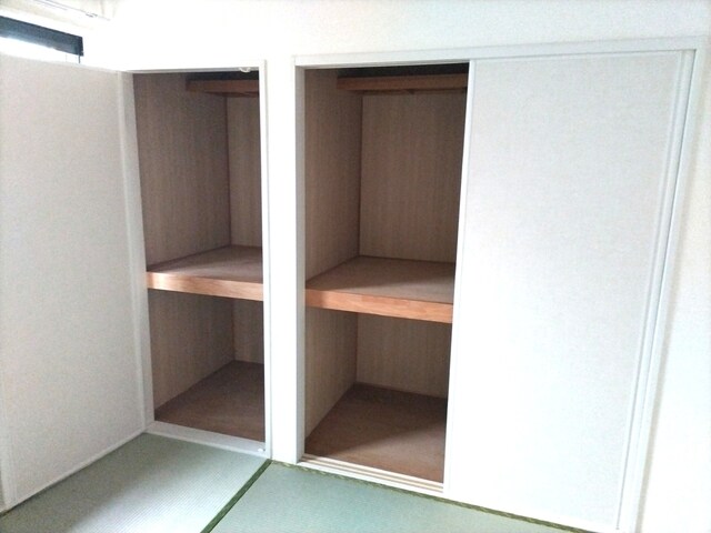 物件内観写真24　(押入です)
