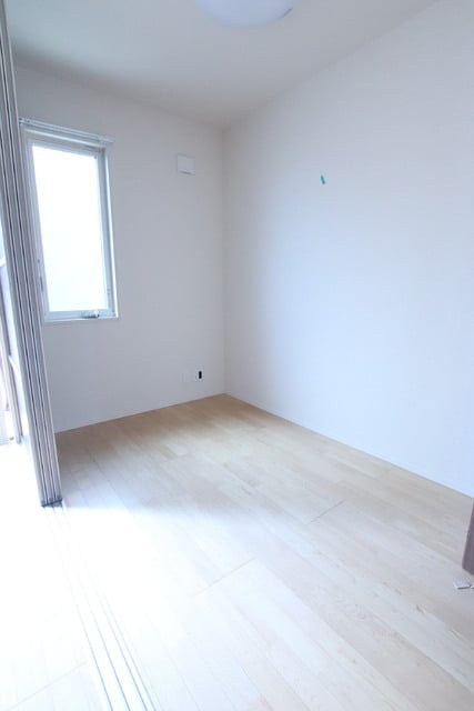 寝室(3帖の洋室♪照明は設備でありません。)