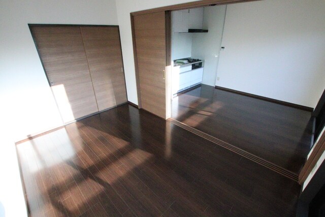 物件内観写真9　(リビングと洋室♪)