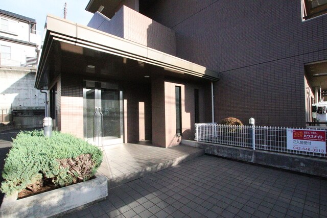 物件外観写真3　(エントランス♪)