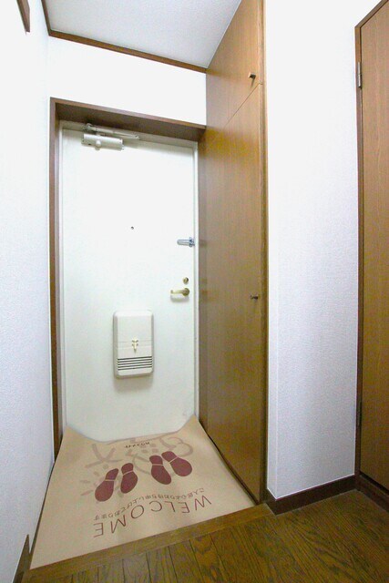 物件内観写真12　(玄関スペース♪)