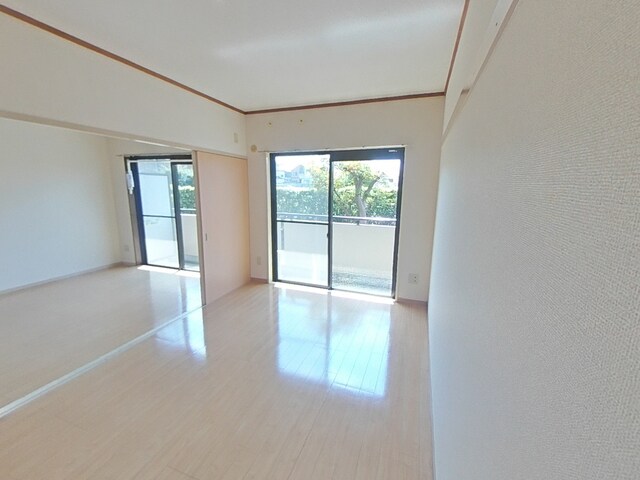 物件内観写真13　(6帖の洋室です)