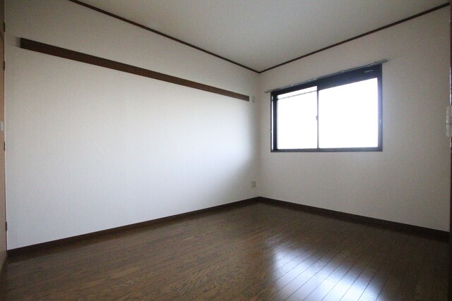 物件内観写真16　(北側洋室♪)