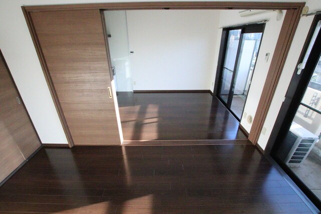 物件内観写真25　(リビングと洋室♪)