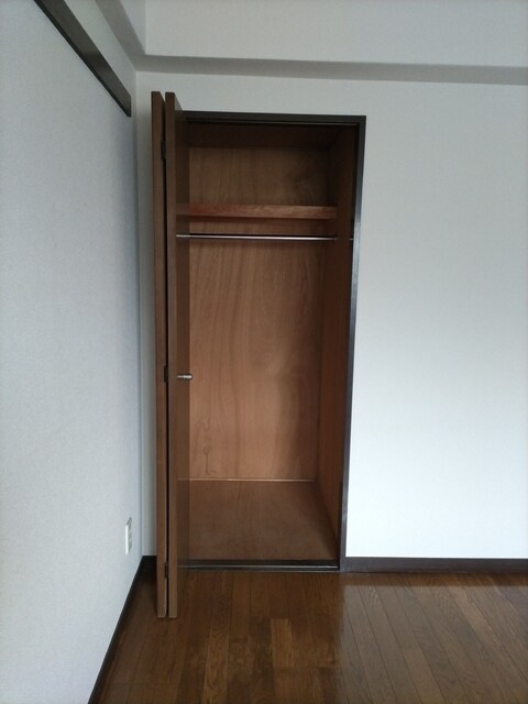 物件内観写真23　(居室の収納です♪)