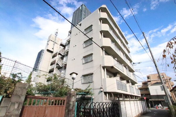 外観(女性入居限定学生マンションです。)