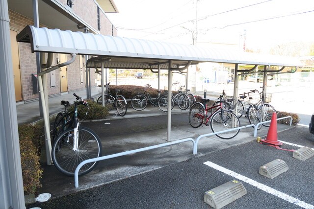 物件外観写真5　(駐輪場)