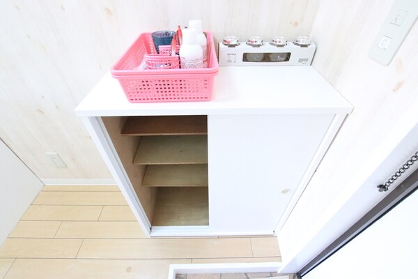 玄関(シューズボックス※小物は設備ではありません)