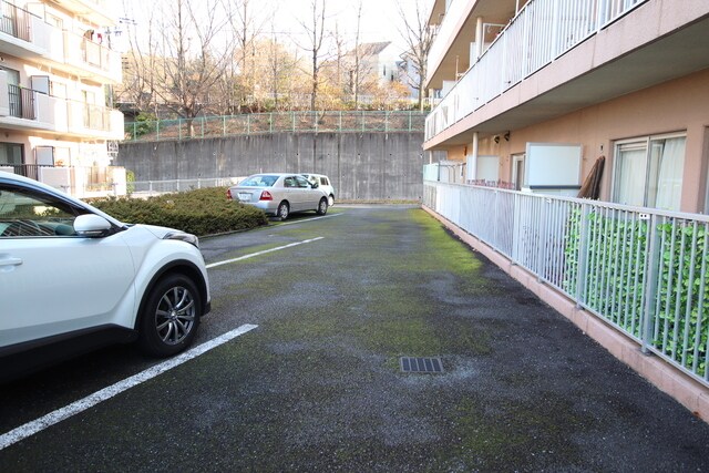 物件外観写真4　(※駐車場（要空確認）)