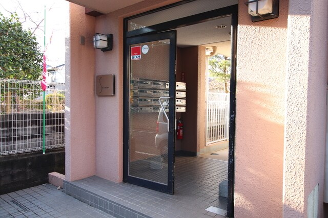 物件外観写真6　(エントランス♪)