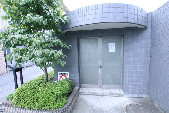 物件外観写真7　(ごみ置き場♪)