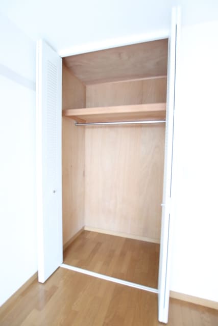 物件内観写真21　(洋室のクロゼットです♪)