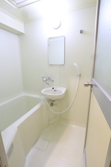 物件内観写真10　(バスルームです♪)