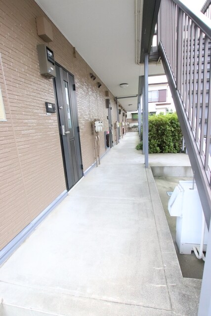 物件外観写真5　(エントランスです♪)