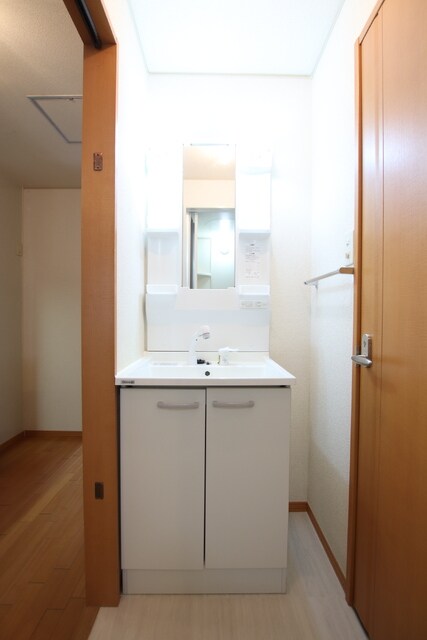 物件内観写真14　(独立洗面台)