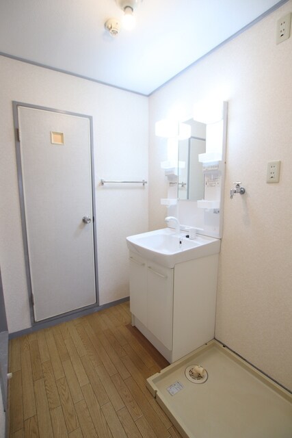 物件内観写真23　(脱衣スペース)