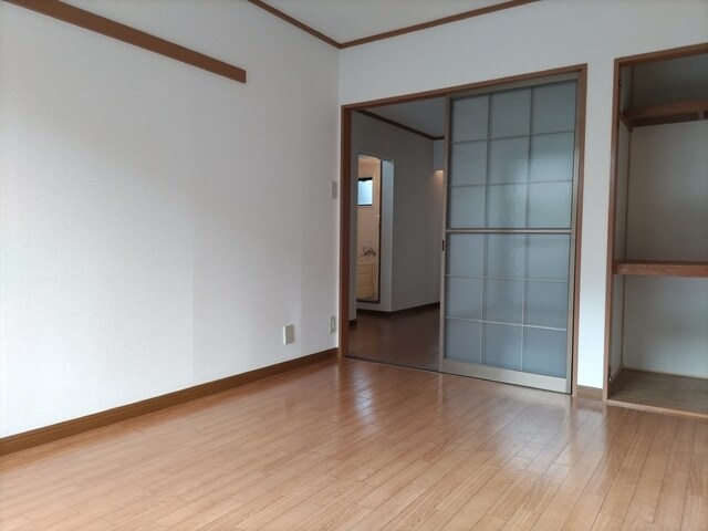 物件内観写真6　(6帖洋室です♪)