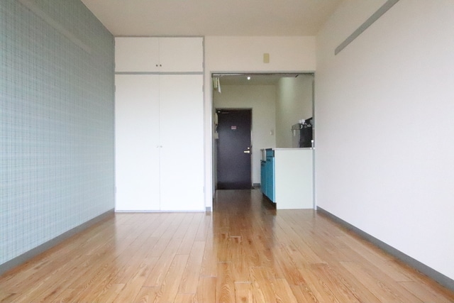 物件内観写真10　(6帖の洋室)