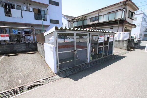 共用設備(ゴミ捨て場です。)