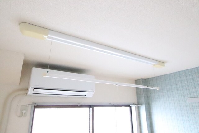 物件内観写真17　(室内物干し機)