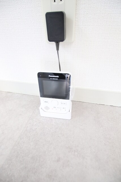 物件内観写真19　(TVモニター付きインターホンです♪)