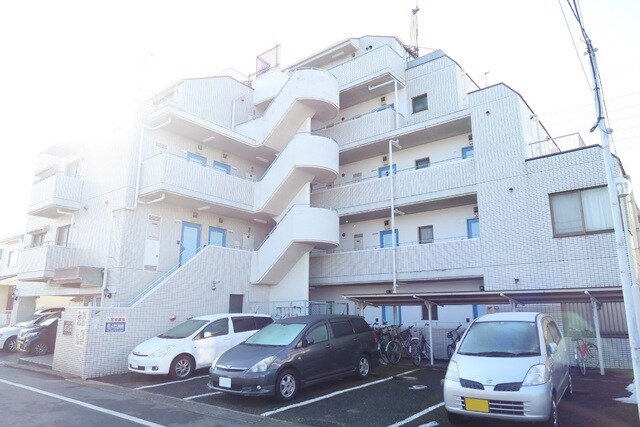 物件外観写真3　(駐車場（要空き確認）)