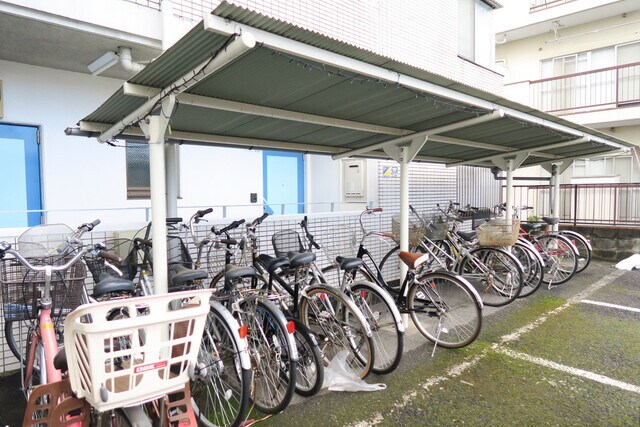 物件外観写真4　(駐輪場)