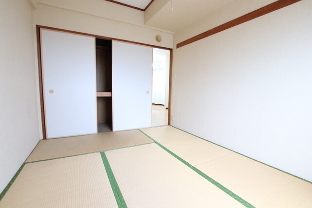 物件内観写真11　(和室６帖ございます。)