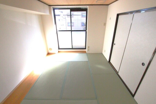 物件内観写真3　(南面の和室♪)