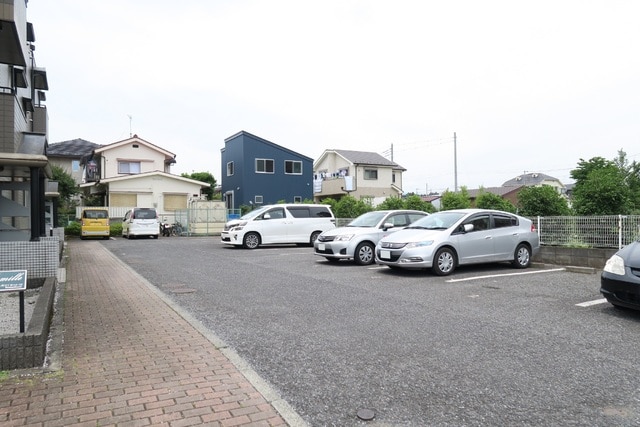 物件外観写真2　(駐車場(※空き要確認))