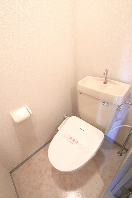 物件内観写真9　(温水洗浄便座♪)