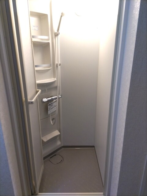 物件内観写真16　(シャワールームです)