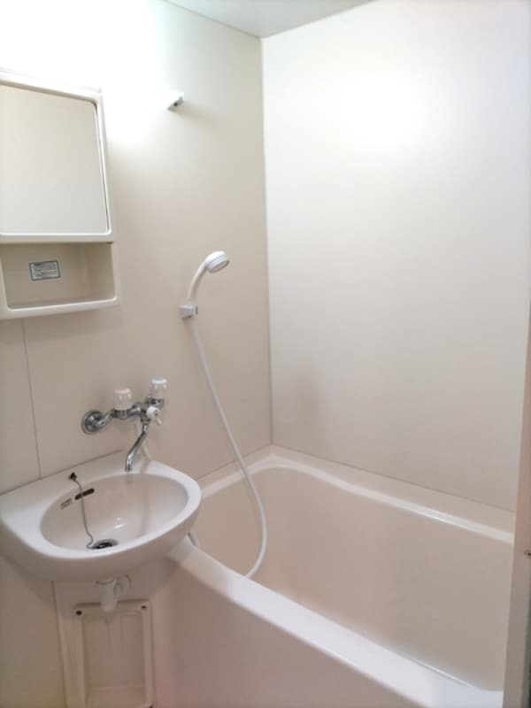 バス／シャワールーム等(お風呂です)