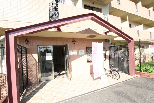 物件外観写真5　(建物入口)