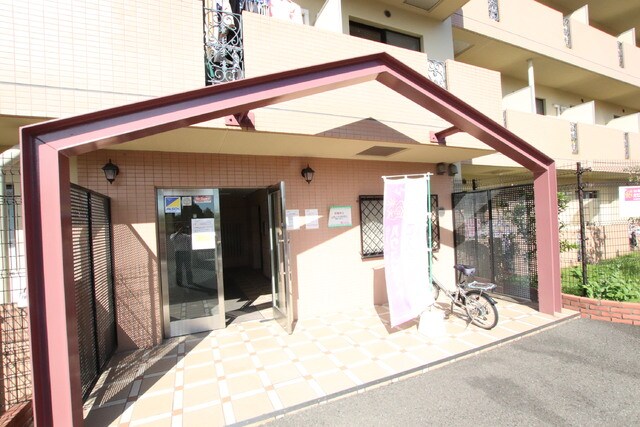 物件外観写真5　(建物入口)