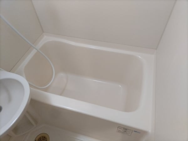 バス／シャワールーム等(浴槽です)