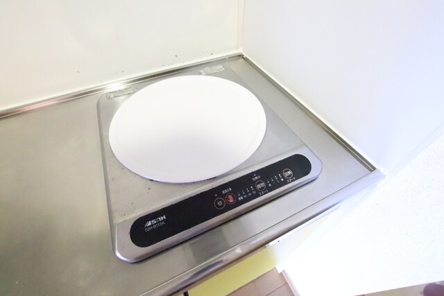 物件内観写真25　(IHコンロが一口付いています。)