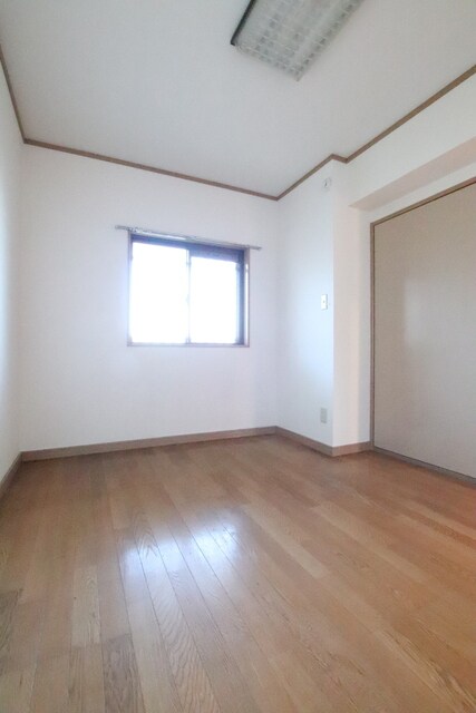 物件内観写真24　(6帖の洋室)