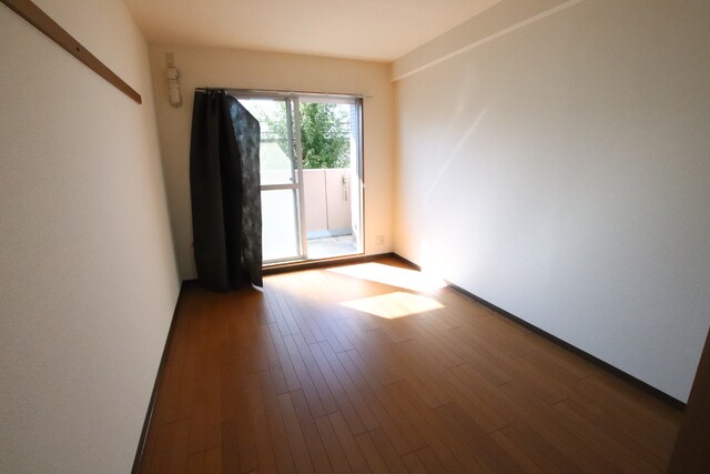 物件内観写真9　(カーテンは設備ではありません)